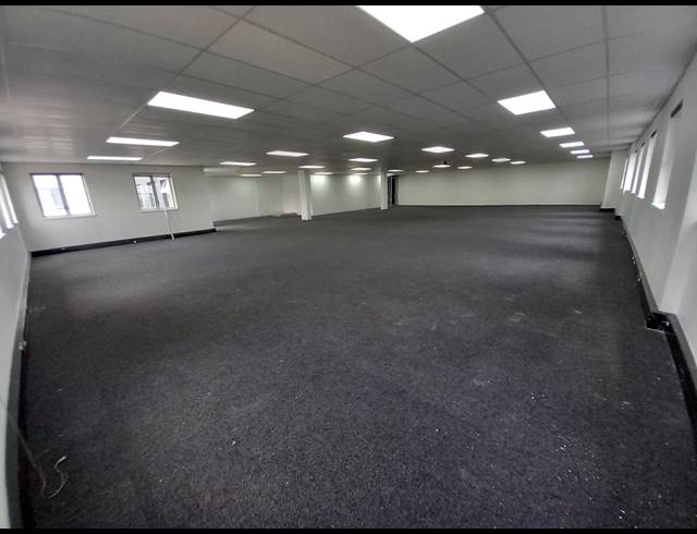 363M² OFFICE TO LET IN BRYANSTON